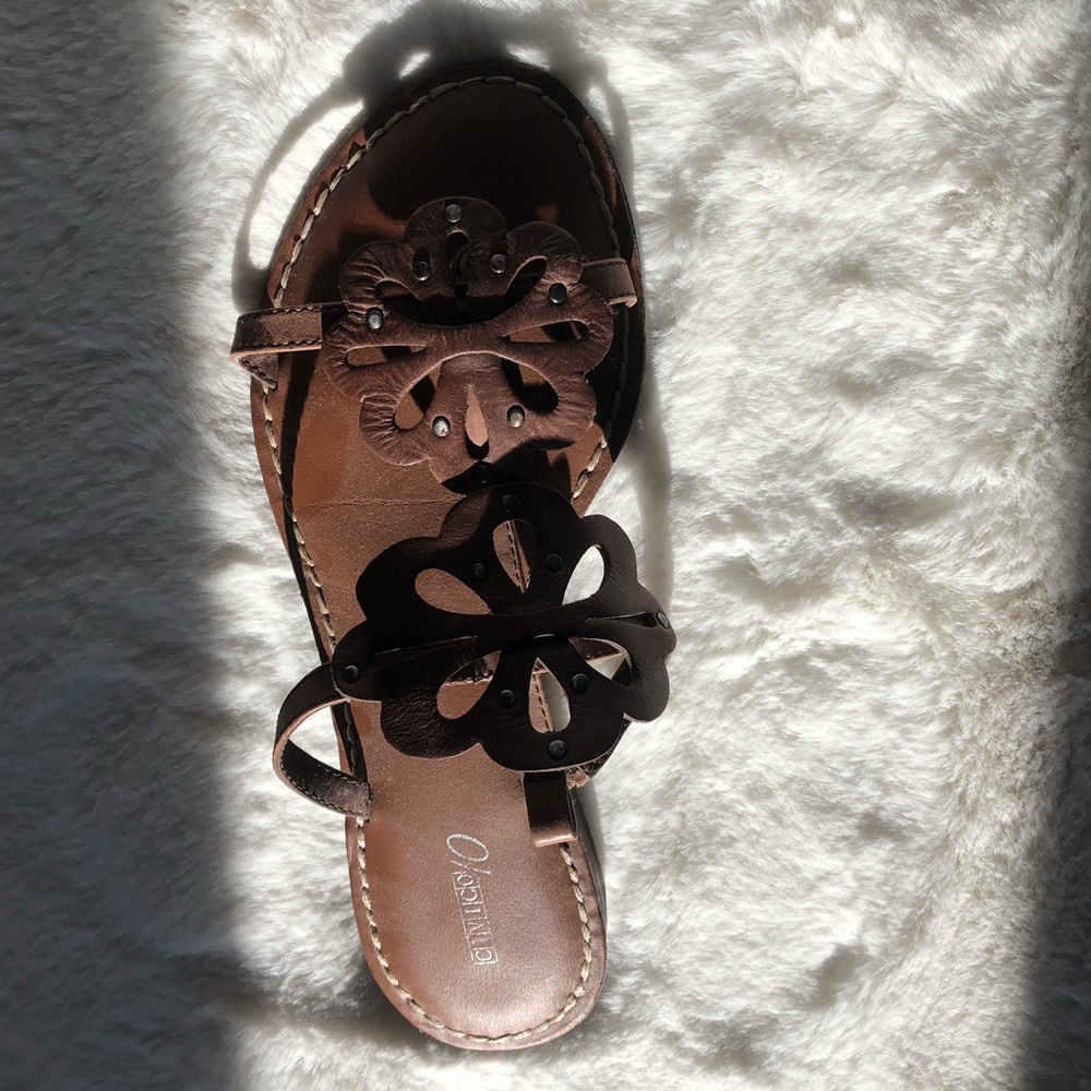 Sandals - Picture 2 of 3